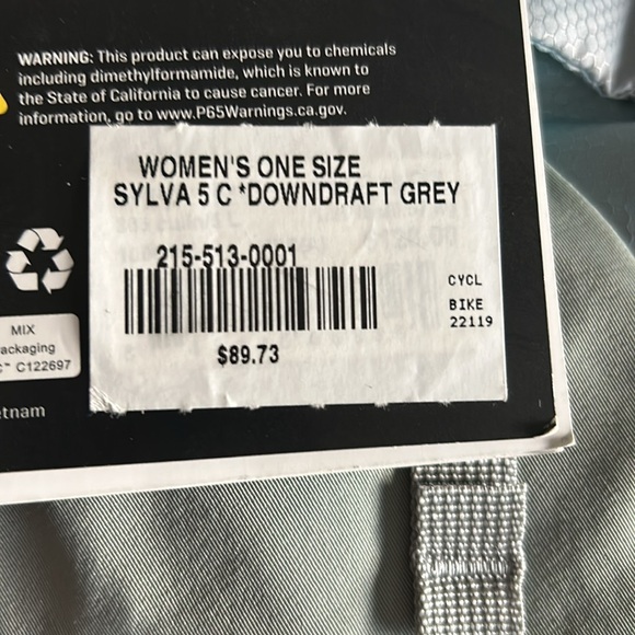 Osprey women’s hydration pack - Picture 6 of 6